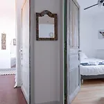 Apartment Centre • 2 • Gare A Pied